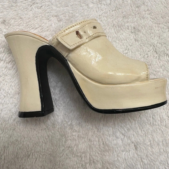Just the right shoe by raine— style 25047- Struttin’ 1999 - Picture 1 of 5
